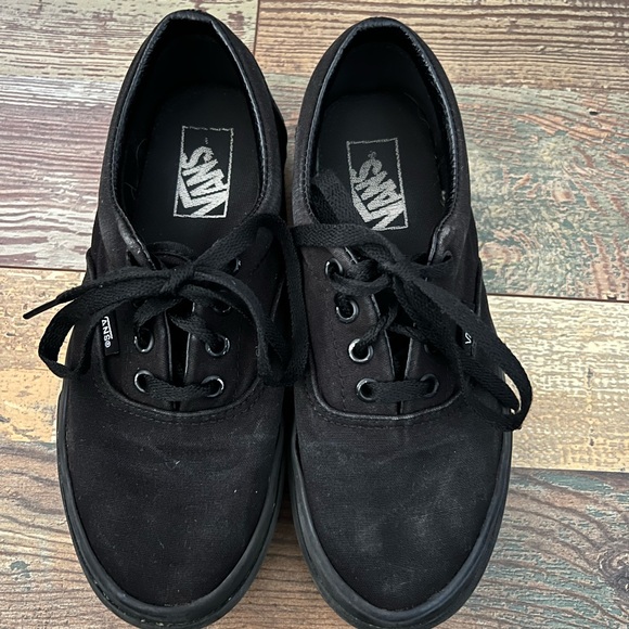 Boys Vans - Picture 2 of 7